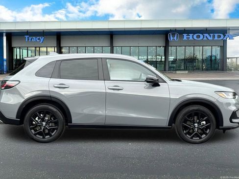 Certified 2025 Honda HR-V Sport image 3