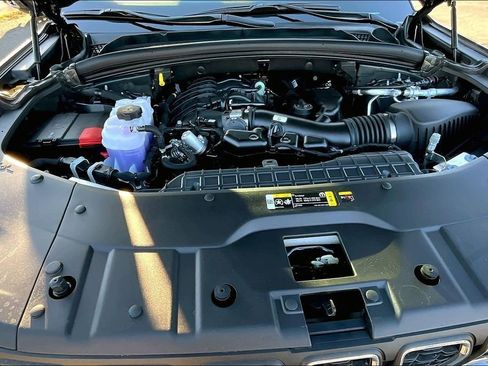 New 2025 Jeep Grand Cherokee Laredo w/ Luxury Tech Group I image 11