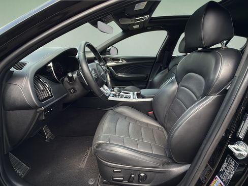 Used 2022 Kia Stinger GT2 AWD/4WD image 11