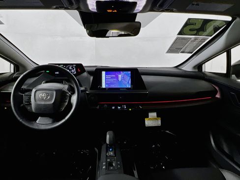 Used 2025 Toyota Prius Plug-In Hybrid FWD image 29