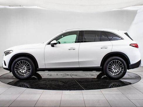 Used 2025 Mercedes-Benz GLC 300 4MATIC image 5