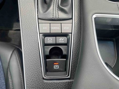 Used 2019 Toyota Avalon XLE image 41