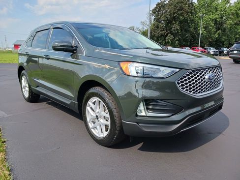 Used 2023 Ford Edge SEL w/ Convenience Package AWD/4WD image 3