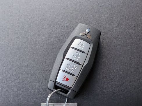 New 2026 Mitsubishi Outlander AWD image 27