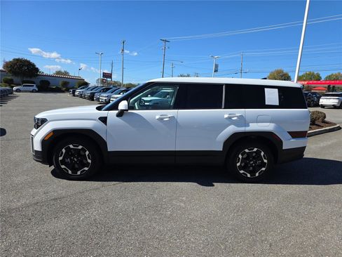 Used 2025 Hyundai Santa Fe SE image 8