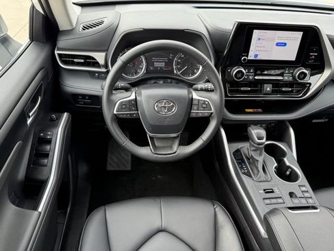 Used 2026 Toyota Highlander XLE AWD/4WD image 25