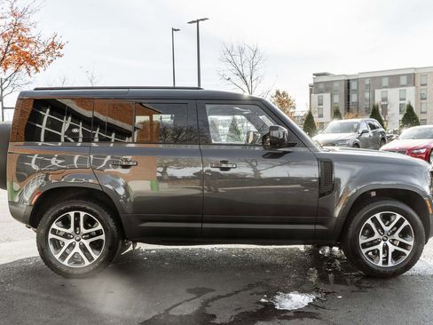 Used 2023 Land Rover Defender 110 S image 3
