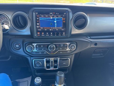 Used 2021 Jeep Gladiator Sport AWD/4WD image 3