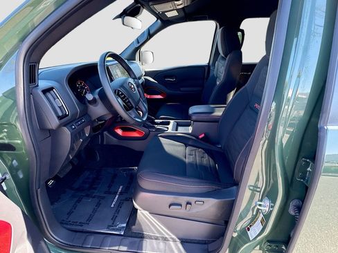 Used 2025 Nissan Frontier Pro-X RWD image 29