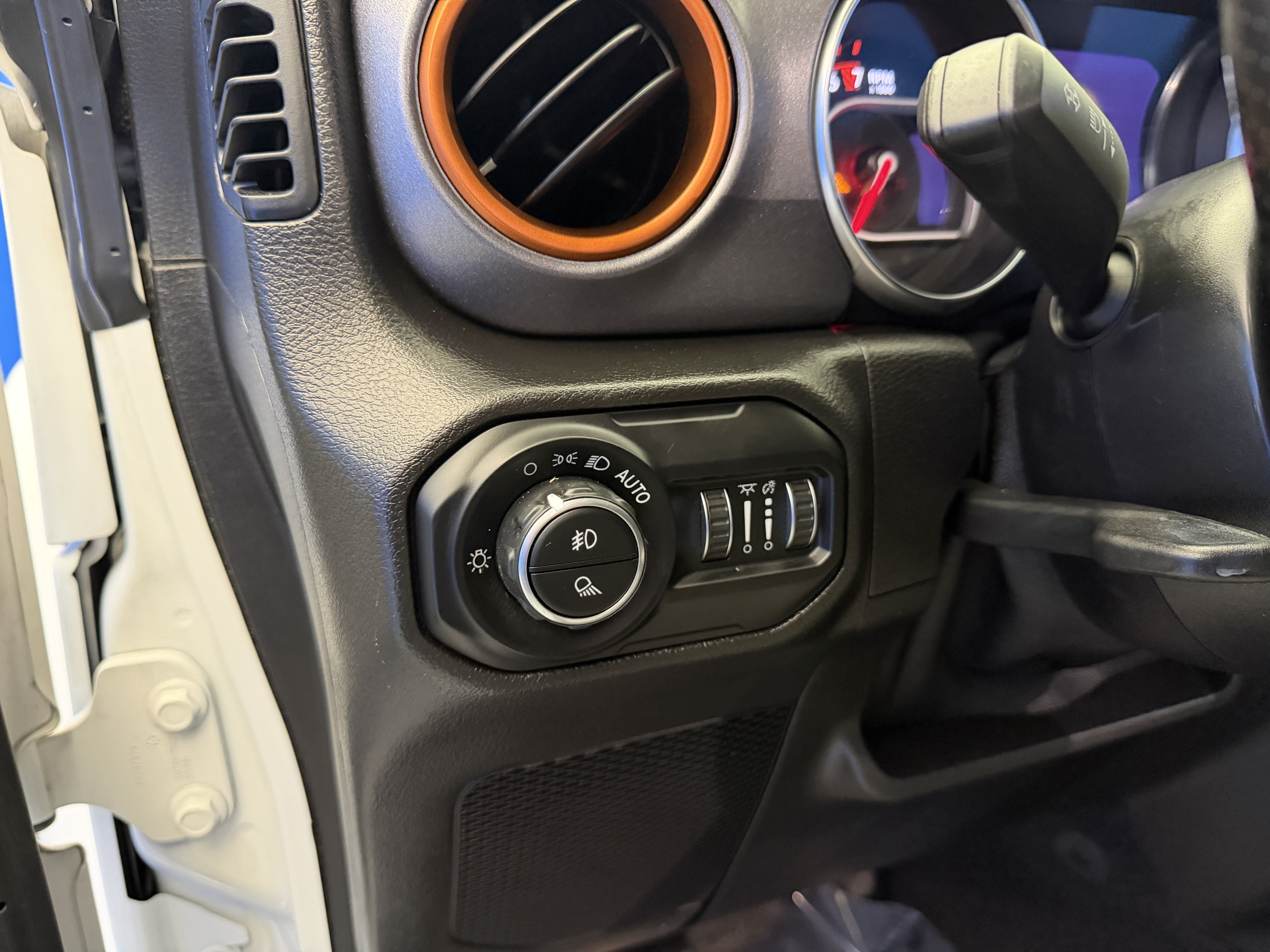 Used 2021 Jeep Gladiator Mojave AWD/4WD image 13