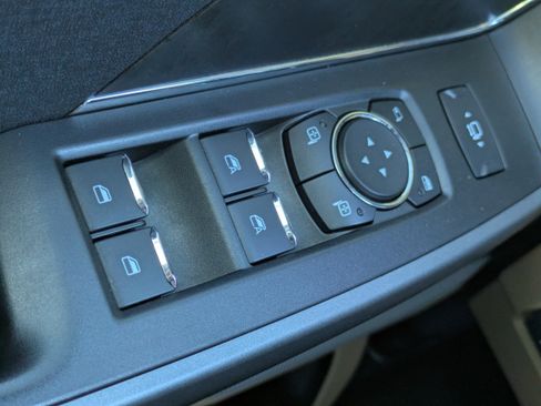 Used 2025 Ford F250 Lariat w/ Chrome Package image 22