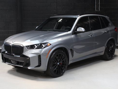 Used 2025 BMW X5 sDrive40i w/ M Sport Package RWD image 4
