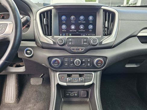 Used 2024 GMC Terrain SLT FWD image 24