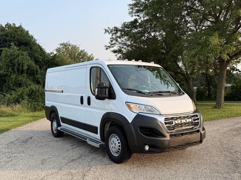 Used 2025 RAM ProMaster 2500 w/ U-Haul Equipment Group FWD image 8