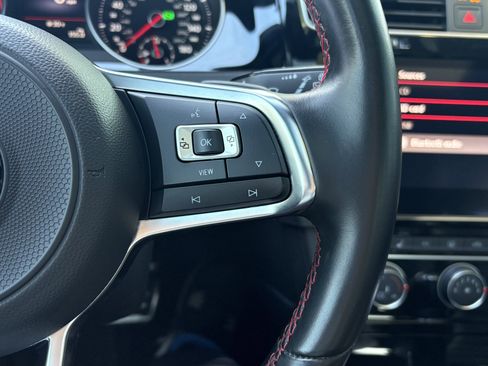 Used 2019 Volkswagen GTI SE image 7