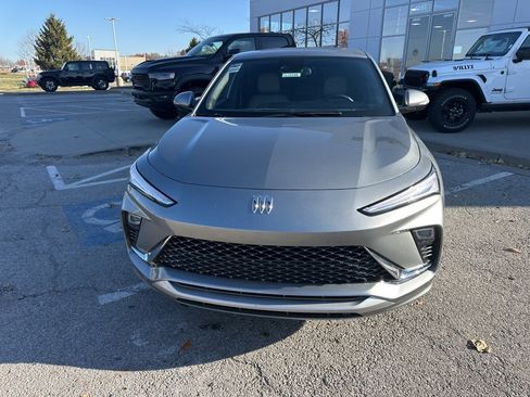 Used 2024 Buick Envista Avenir image 9