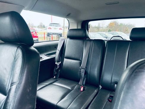 Used 2013 Cadillac Escalade ESV Luxury image 17