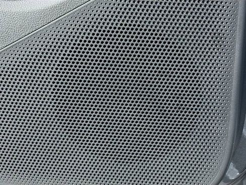 New 2025 Volkswagen Tiguan SE image 25