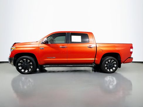 Used 2018 Toyota Tundra Limited w/ Limited Premium Package image 9
