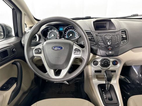 Used 2018 Ford Fiesta SE image 29