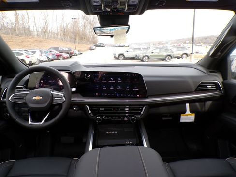 New 2026 Chevrolet Suburban Premier AWD/4WD image 10