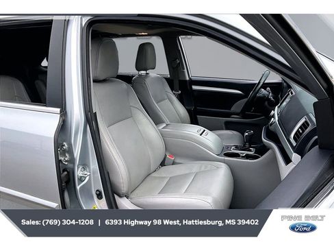 Used 2018 Toyota Highlander XLE FWD image 6