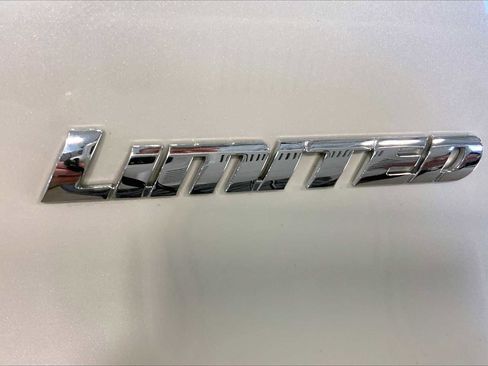 Used 2019 Toyota 4Runner Limited image 9