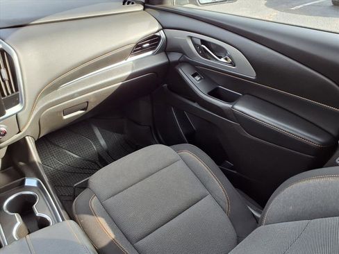 Certified 2021 Chevrolet Traverse LT image 10