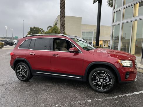 New 2026 Mercedes-Benz GLB 250 image 9