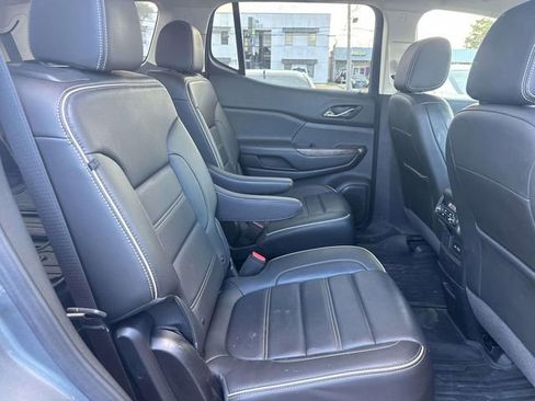 Used 2021 GMC Acadia Denali w/ Denali Technology Package image 12