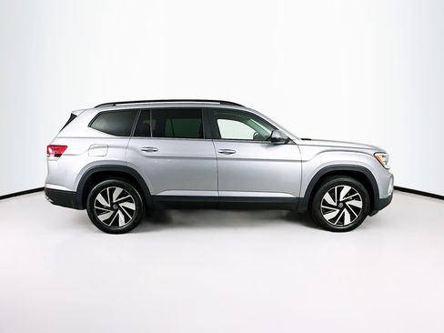 Used 2025 Volkswagen Atlas SE image 10