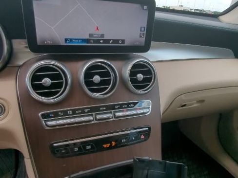 Used 2022 Mercedes-Benz GLC 300 4MATIC image 12