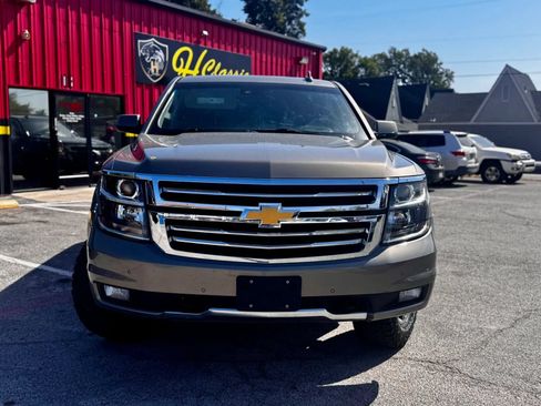 Used 2019 Chevrolet Suburban LT AWD/4WD image 4