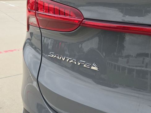 Used 2021 Hyundai Santa Fe Limited FWD image 11