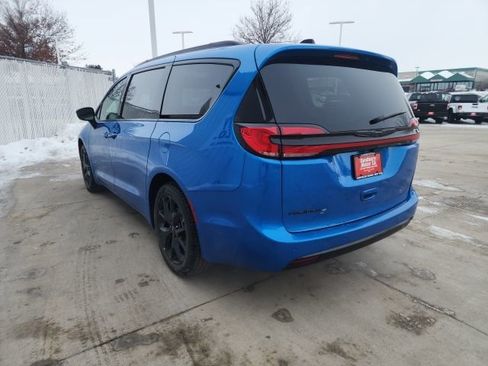 New 2026 Chrysler Pacifica Select w/ S Appearance Package FWD image 22