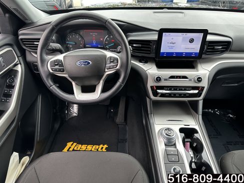 Used 2023 Ford Explorer XLT AWD/4WD image 15