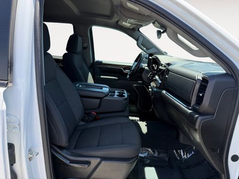 Used 2025 Chevrolet Silverado 1500 LT RWD image 19
