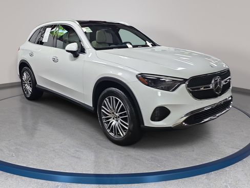 Certified 2026 Mercedes-Benz GLC 300 image 4