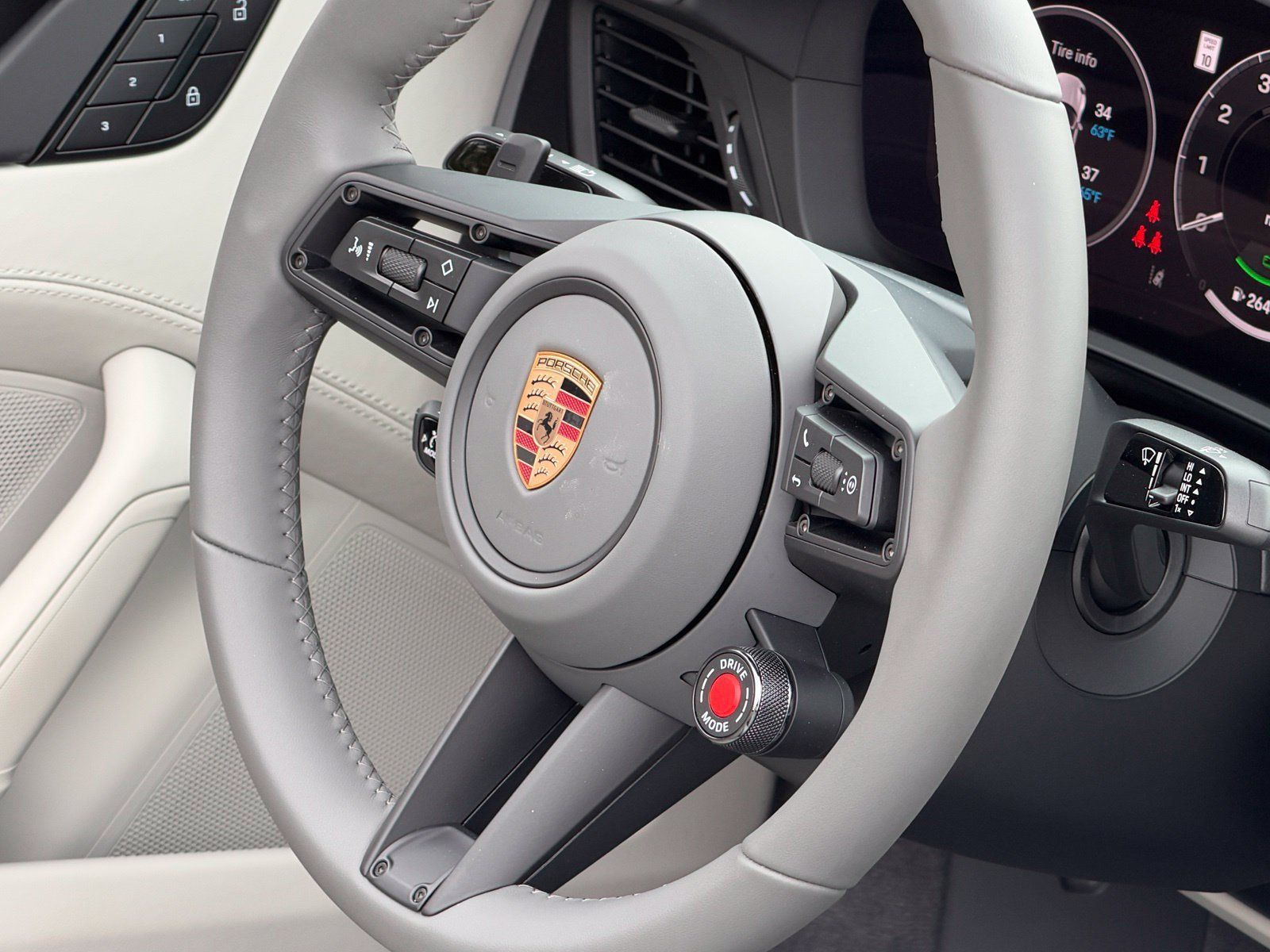 Certified 2026 Porsche 911 Carrera GTS RWD image 22