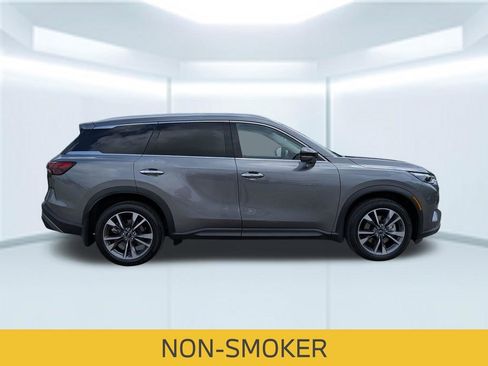 Used 2023 INFINITI QX60 Luxe w/ Cargo Package FWD image 8