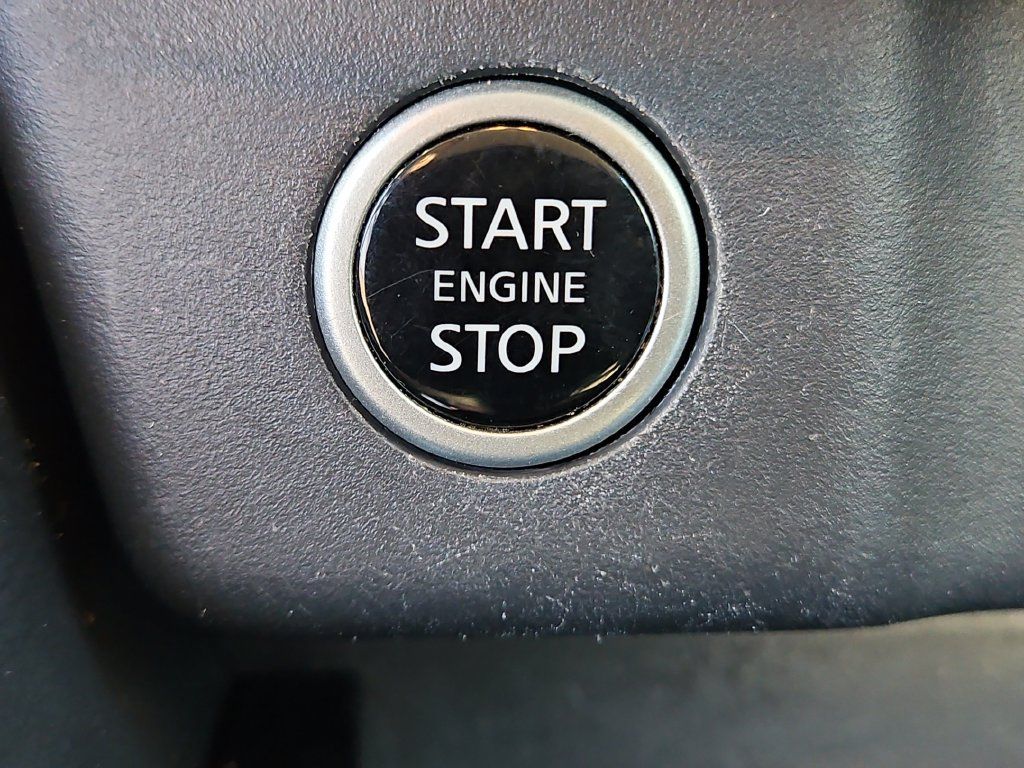Used 2023 Nissan Rogue SV AWD/4WD image 33