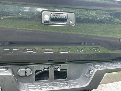 Used 2021 Toyota Tacoma SR5 AWD/4WD image 21