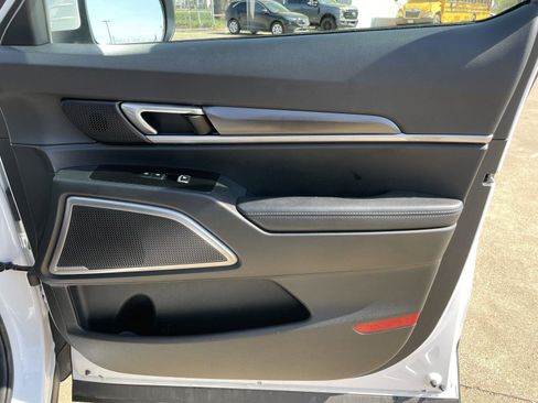 Used 2025 Kia Telluride S FWD image 46