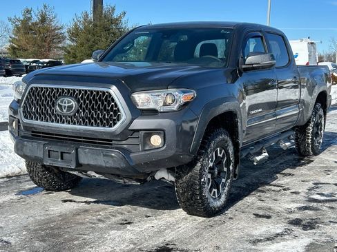Used 2018 Toyota Tacoma TRD Off-Road image 3