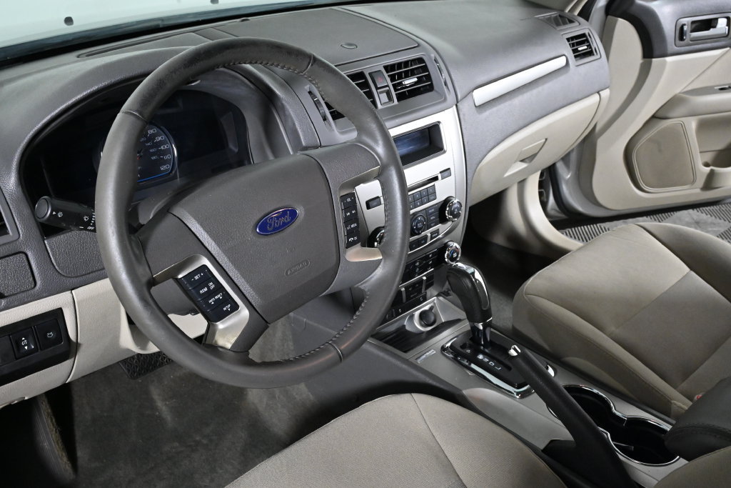 Used 2010 Ford Fusion Hybrid FWD image 12