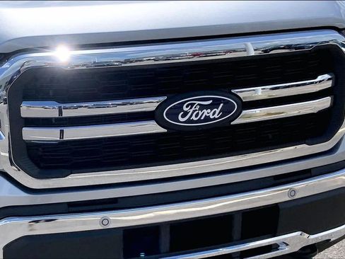 Used 2025 Ford F150 Lariat w/ Equipment Group 501A Mid image 29