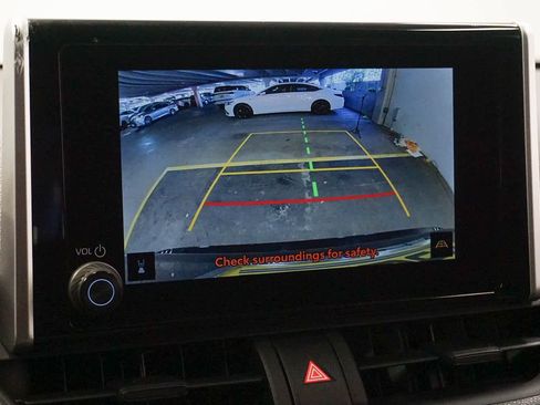 Used 2024 Toyota RAV4 SE image 26