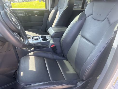 Used 2024 INEOS Grenadier AWD/4WD image 11