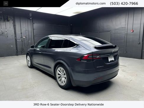 Used 2018 Tesla Model X 75D image 3