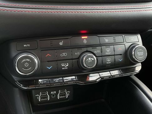 Used 2023 Dodge Durango GT image 16